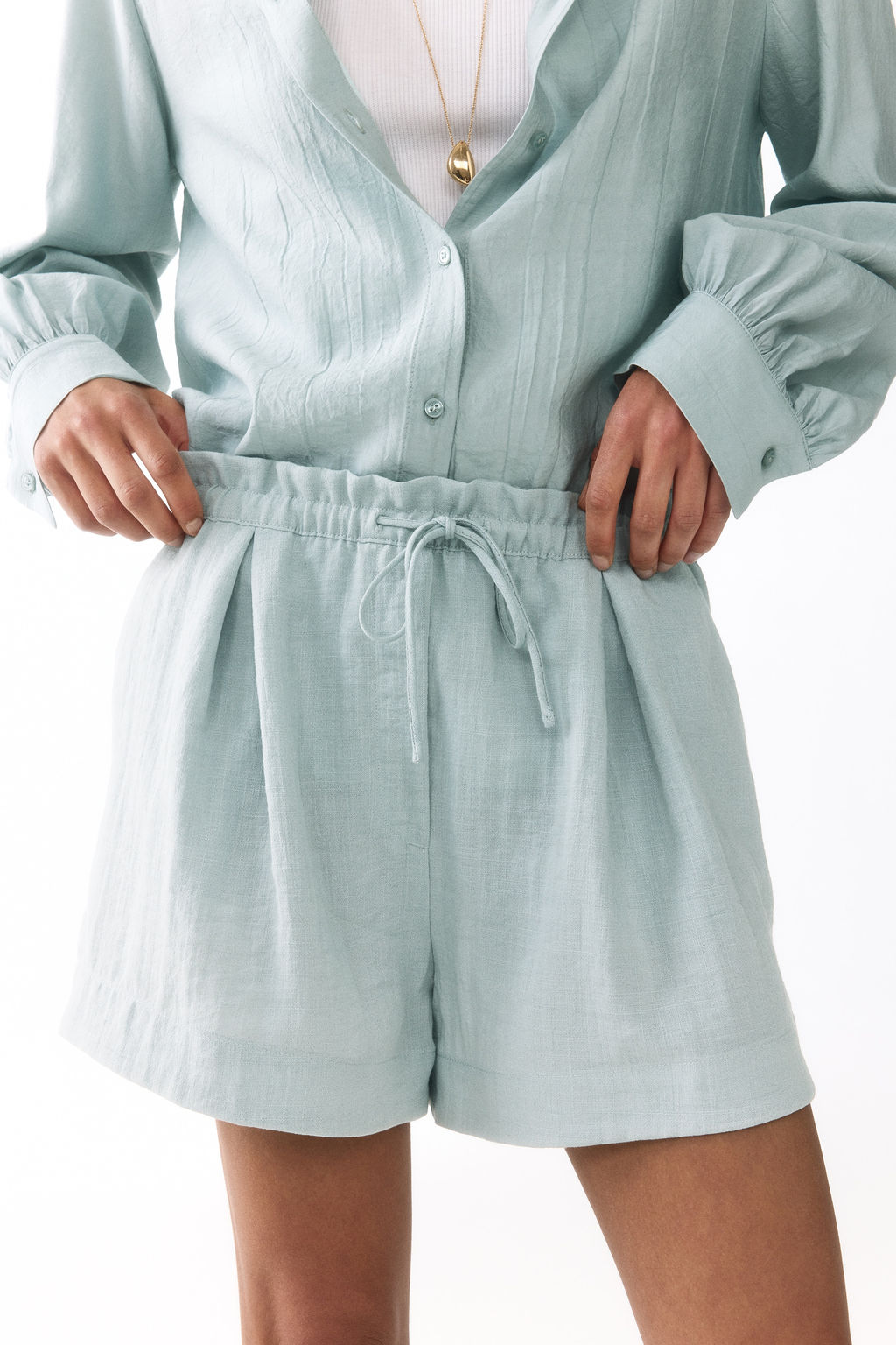 Pantal?n corto con cord?n de ajuste - H&m фото 7