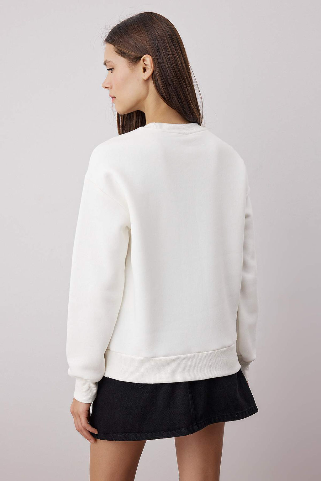 Ekru Orme Nak?sl? Oversize/Genis Kal?p Sweatshirt TWOAW26SW00052 - Trendyolmilla фото 4