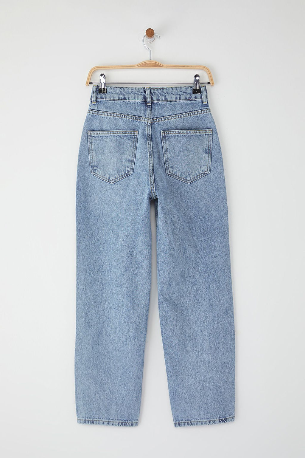 Mavi Yuksek Bel Boru Paca Relaxed Mom Jeans TWOSS25JE00210 - Trendyolmilla фото 6