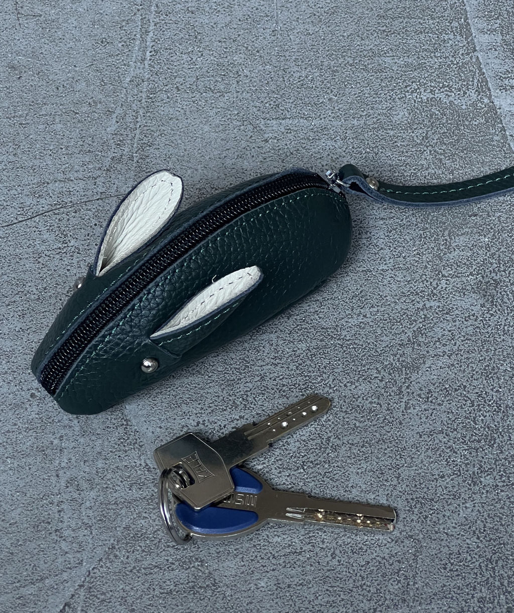 Кожаная ключница Мышка 15-456 в ассортименте