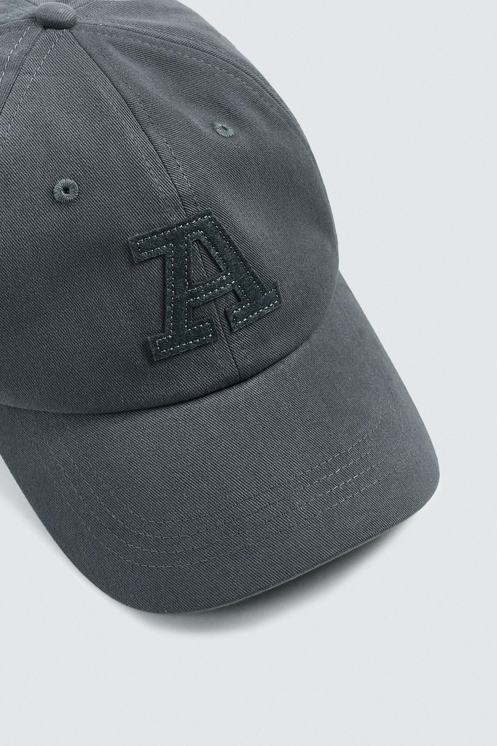 CAP WITH LETTER PATCH - Zara фото 3