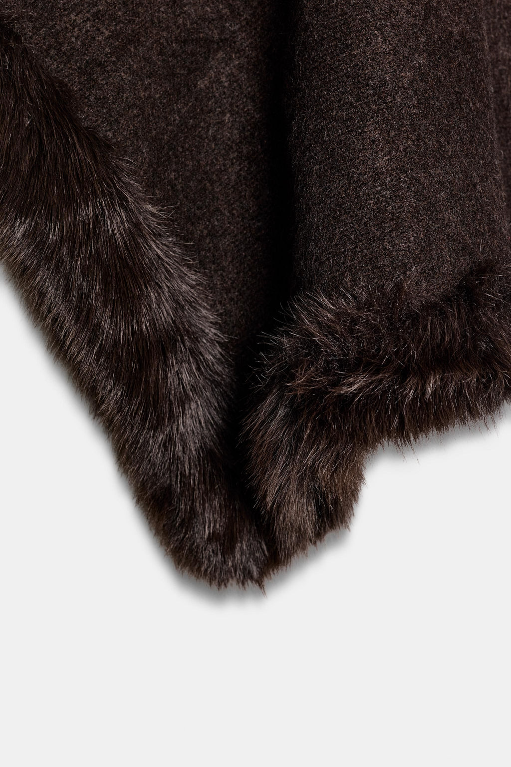 FAUX FUR KNIT PONCHO CAPE - Zara фото 6