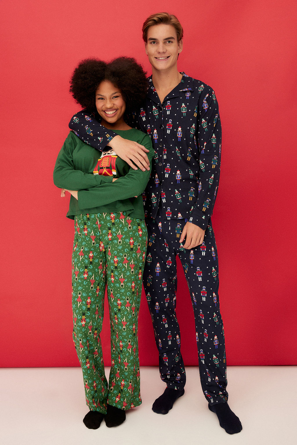 TRENDYOL MAN Lacivert Y?lbas? Temal? Gomlek Yaka Regular fit Orme %100 Pamuk Pijama Tak?m? TMNAW24PT00048