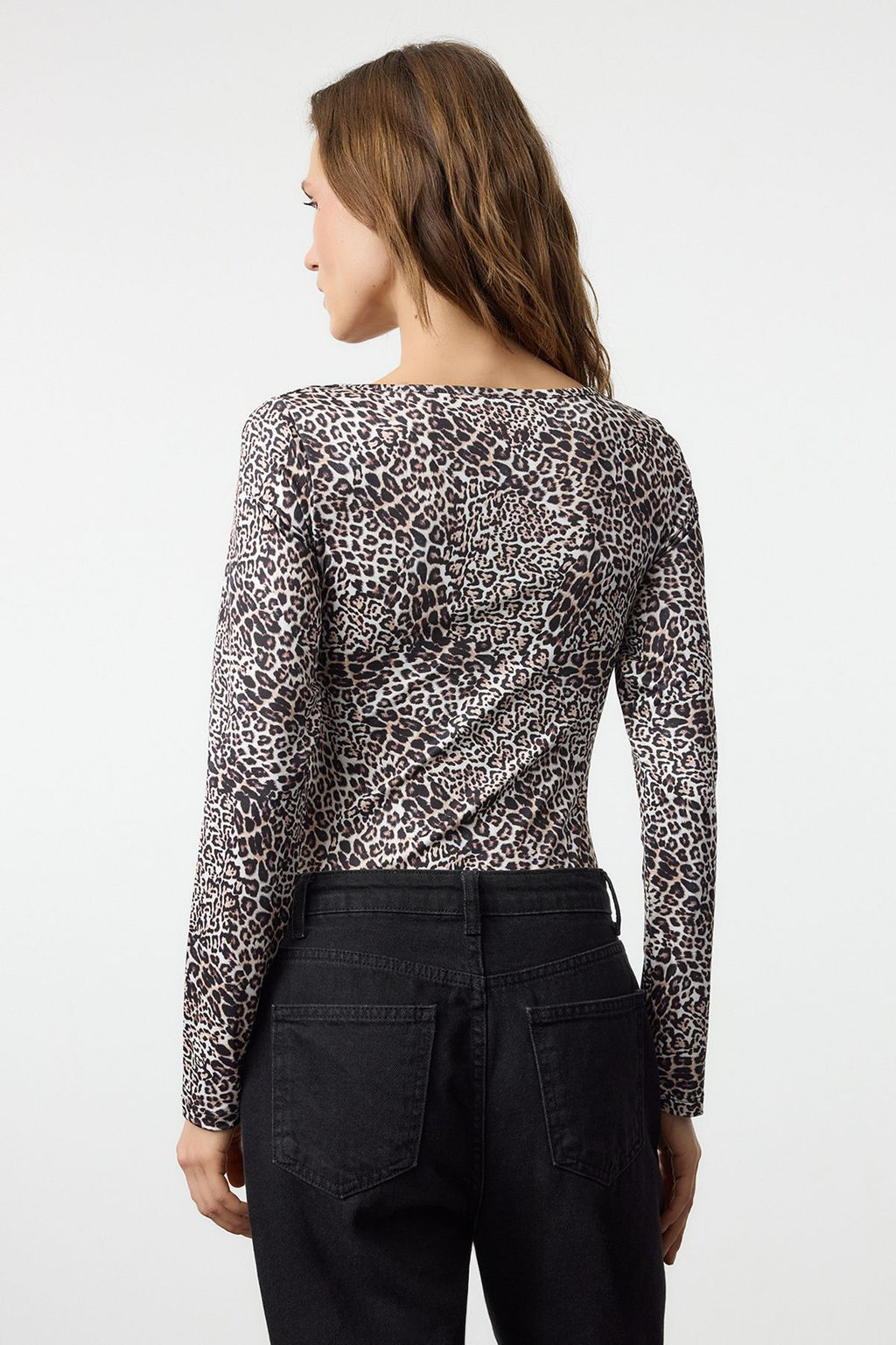 TRENDYOLMILLA Cok Renkli Leopar Bask?l? Fitted/Vucuda Oturan V Yaka C?tc?tl? Esnek Orme Body TWOAW25BD00028  фото 5