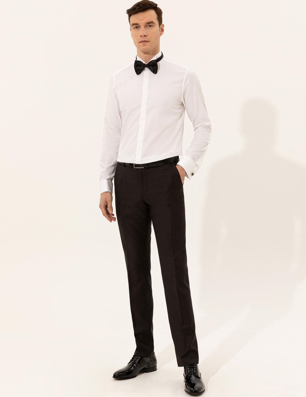 Белая приталенная рубашка под смокинг - Cacharel фото 4