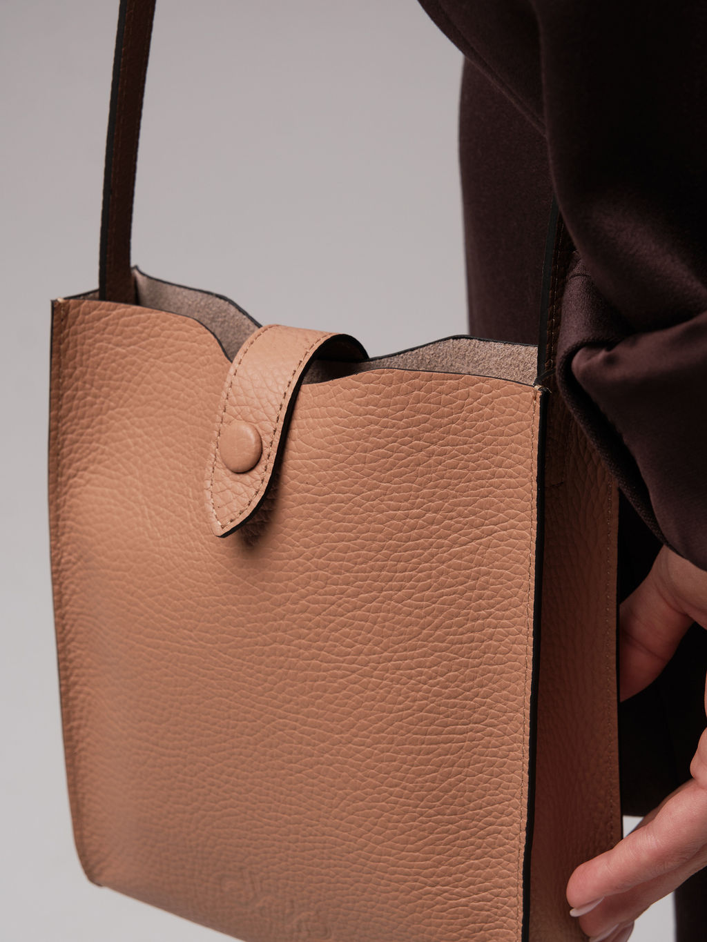 Кожаная сумка кросс-боди Leya DBR 30919 бежевая нуга фото 7