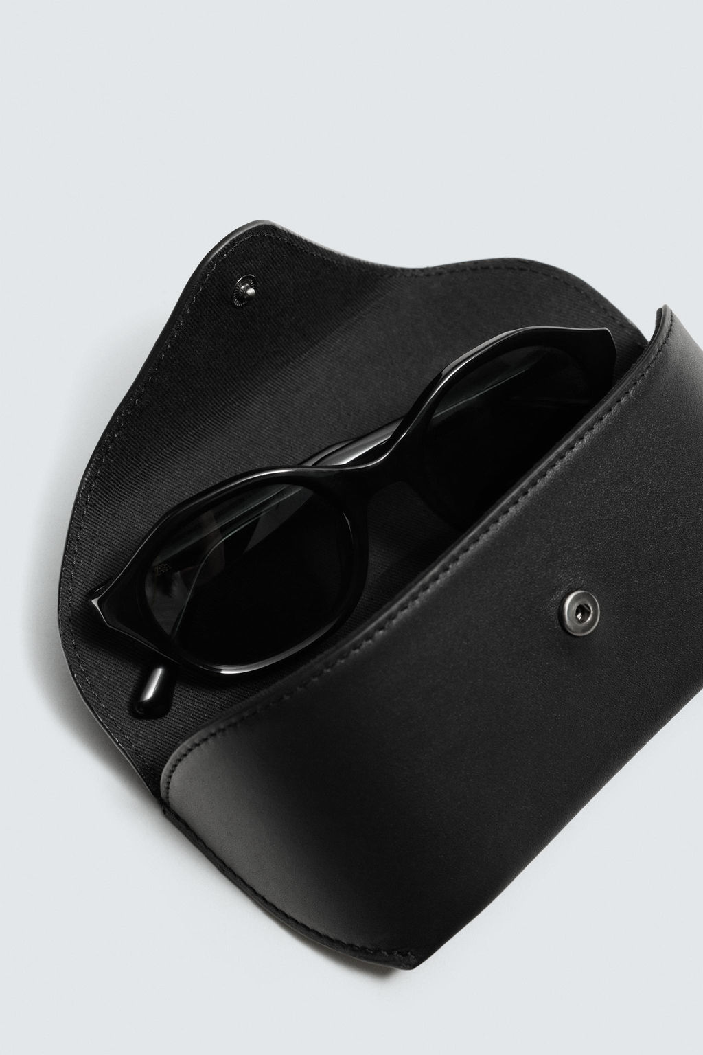 FUNDA DE GAFAS PIEL / Negro - Zara фото 7