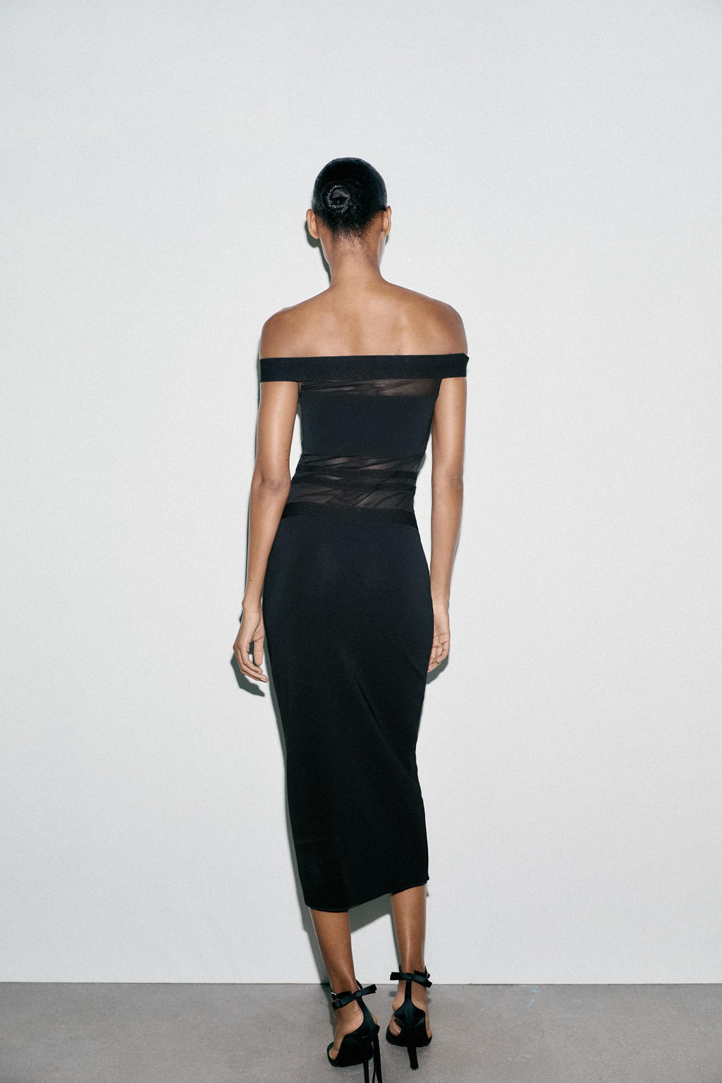 CONTRAST STRETCH DRESS - Zara фото 6