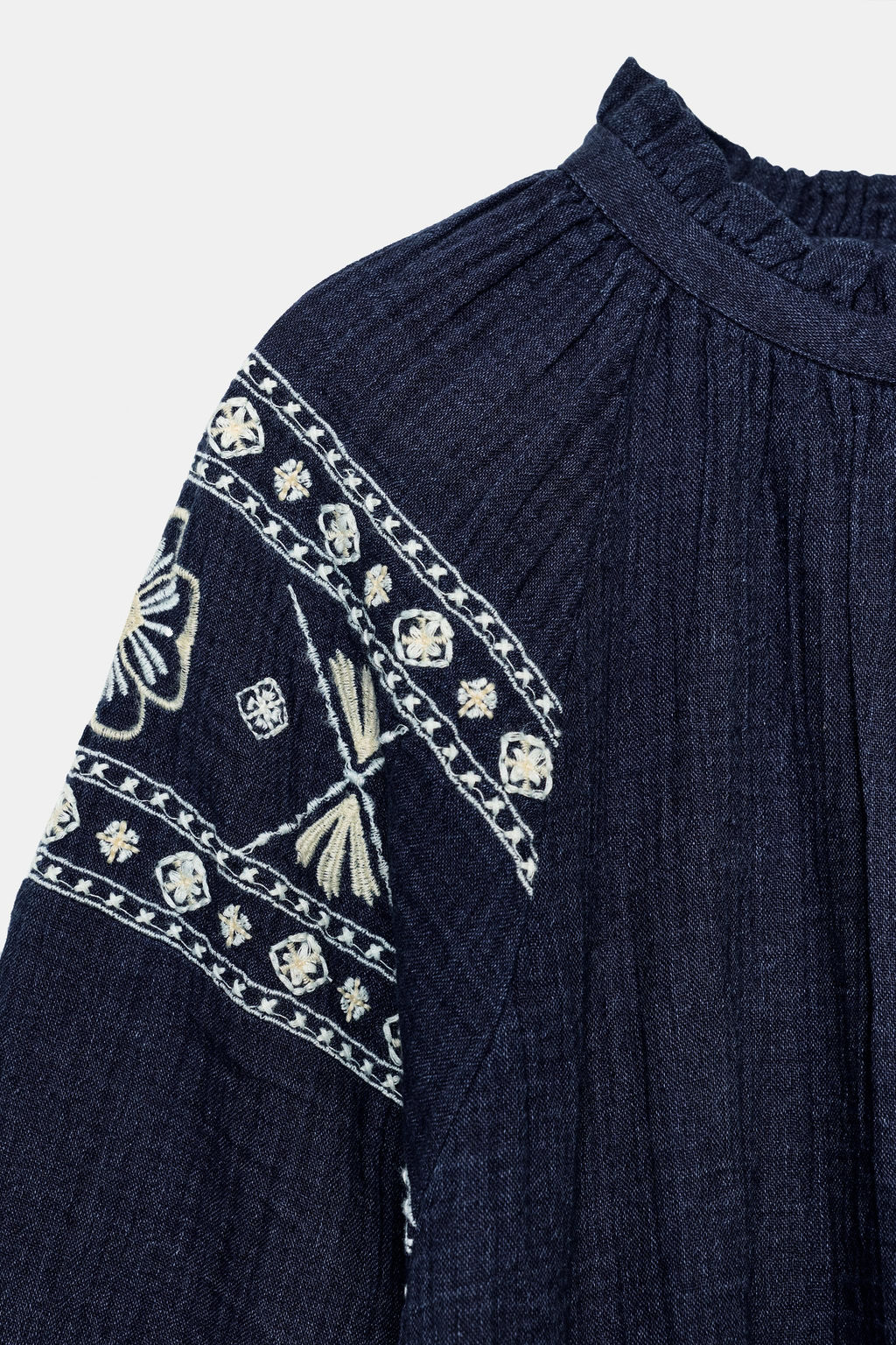 CONTRAST VELVET BLOUSE - Zara фото 16