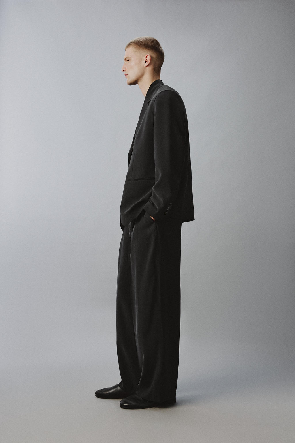 BLAZER CRUZADA TRAJE 100% LINO ESPIGA / ?ndigo - Zara фото 4
