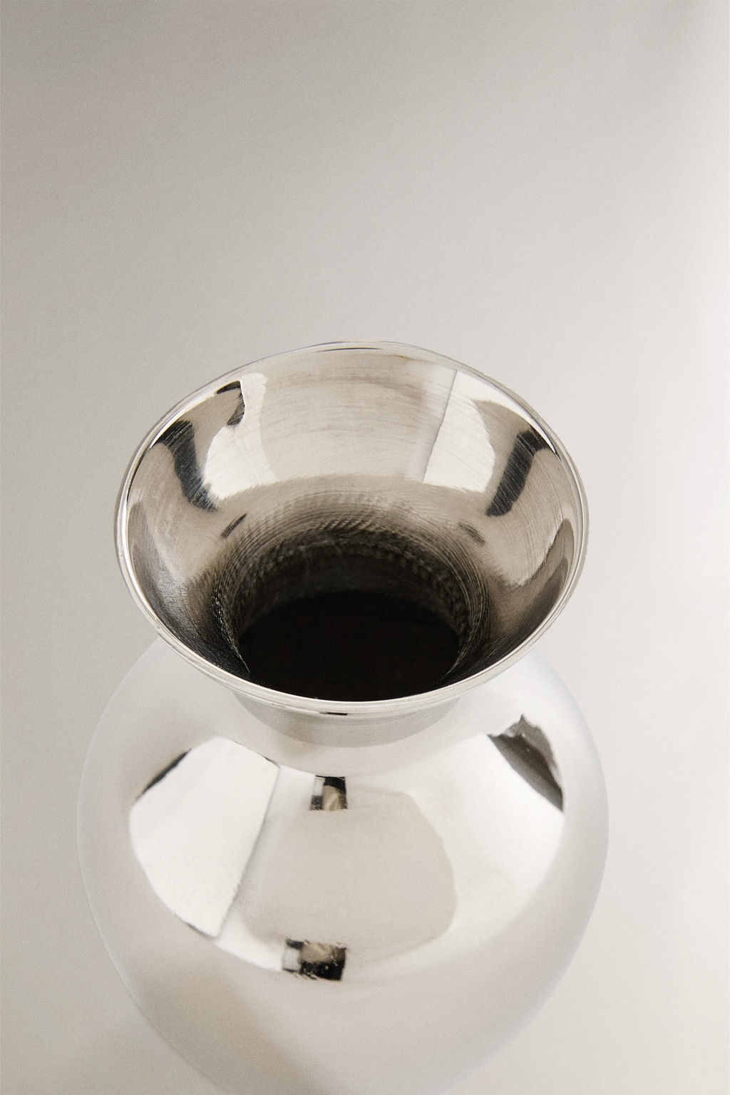 SMALL BRASS VASE - Zara фото 3
