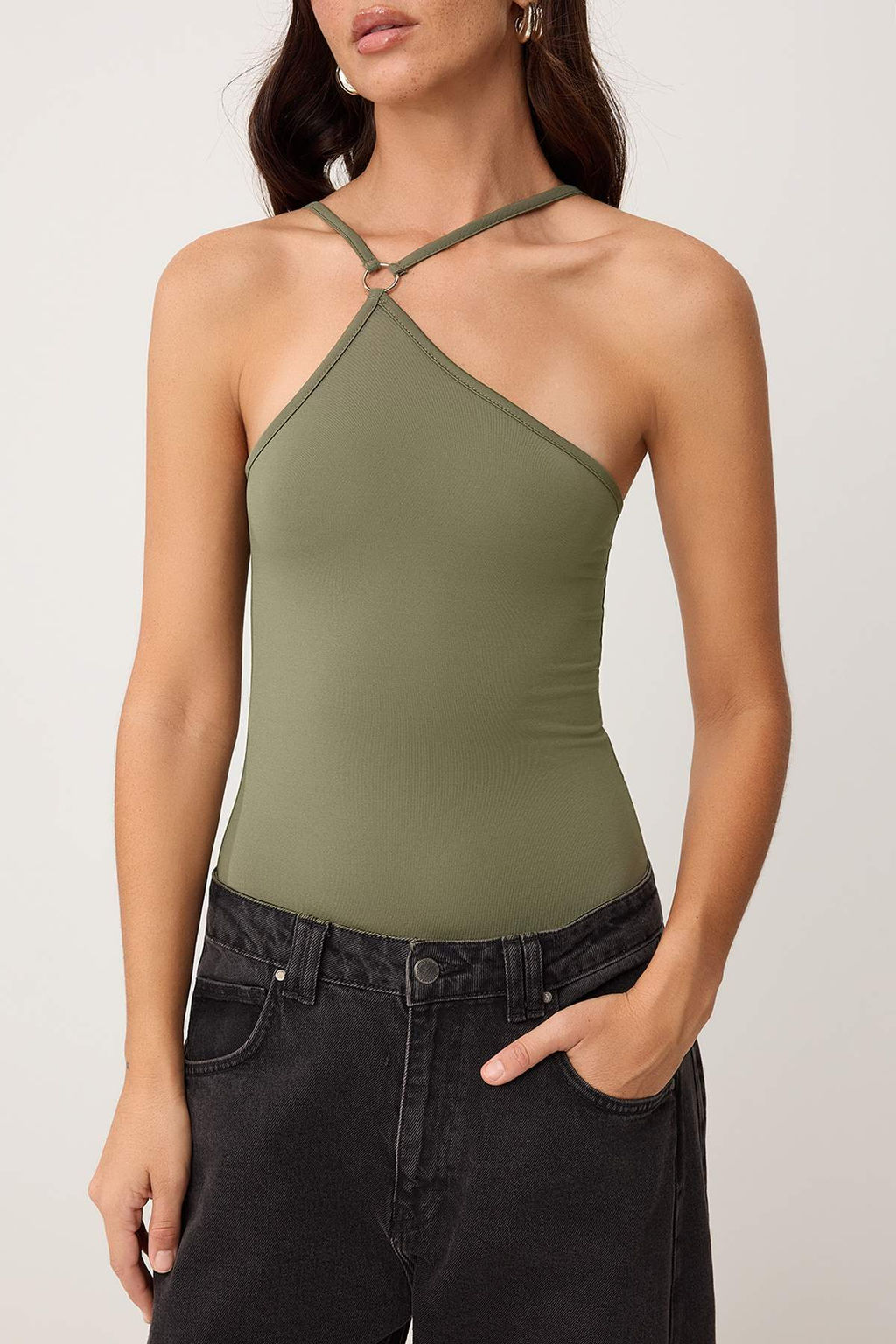 Siyah Vucuda Oturan Asimetrik Yaka Ince Ask?l? Kolsuz Esnek Orme Body TWOSS26BD00018 - Trendyolmilla фото 7