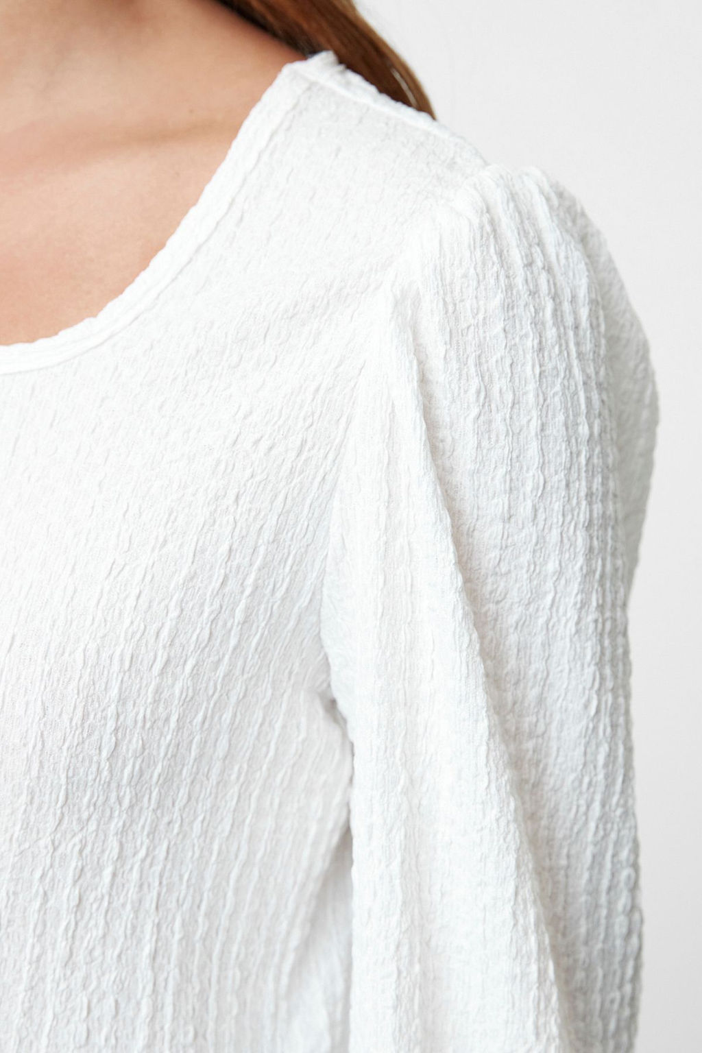 Beyaz Dokulu Regular/Normal Kal?p Uzun Kollu Esnek Orme Bluz TWOAW25BZ00226 - Trendyolmilla фото 4