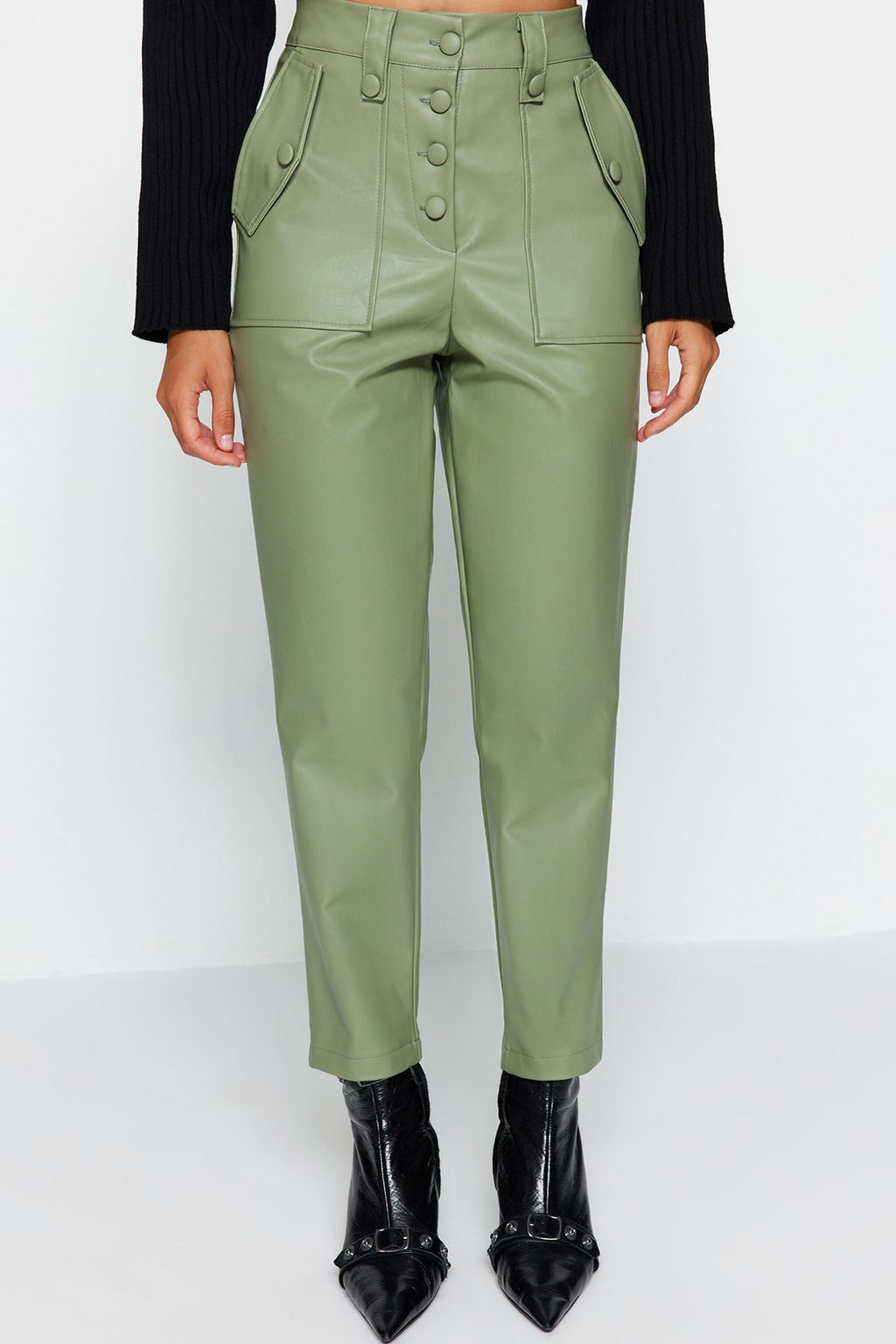 TRENDYOLMILLA Limited Edition Siyah Havuc Dokuma Onden Dugmeli Suni Deri Pantolon TWOAW22PL0083 фото 4