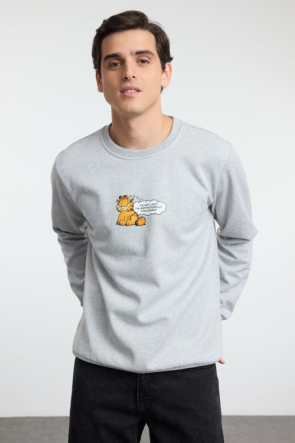 TRENDYOL MAN Gri Erkek Garfield Orijinal Lisansl? Regular/Normal Kesim Bisiklet Yaka Sweatshirt TMNAW21SW0569 - Trendyolmilla фото 12
