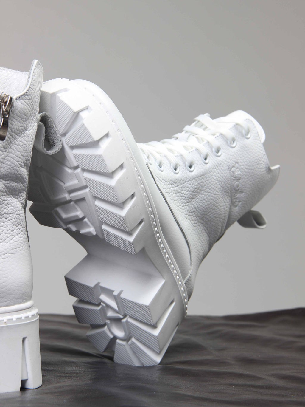 Ботинки 346.чанкиw. Белый бартон/Шерсть