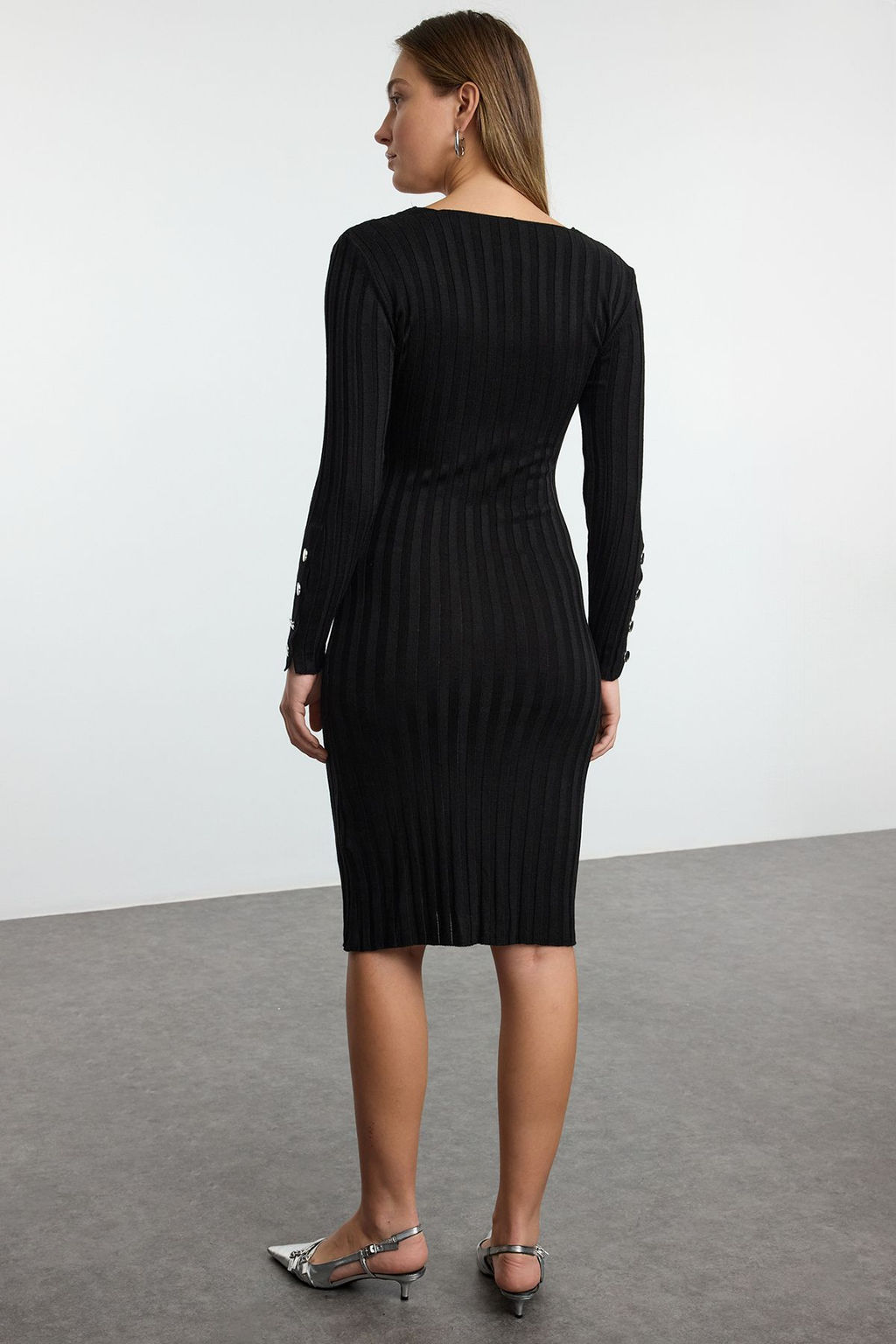 Siyah Midi Triko Basic V Yaka Elbise TWOAW25EL00048 - Trendyolmilla фото 5