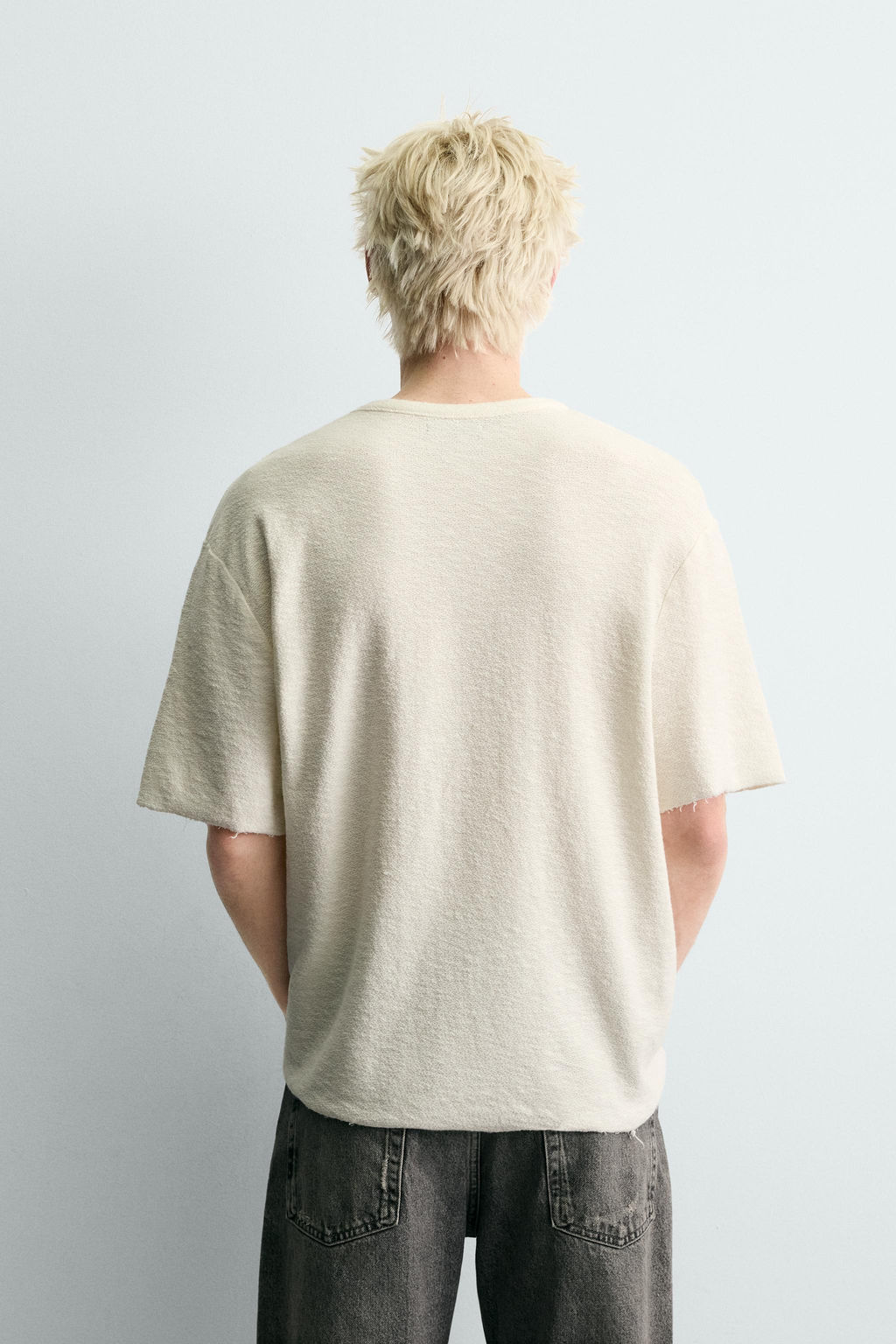 CAMISETA DE PUNTO ESTAMPADO CONTRASTE / Blanco roto