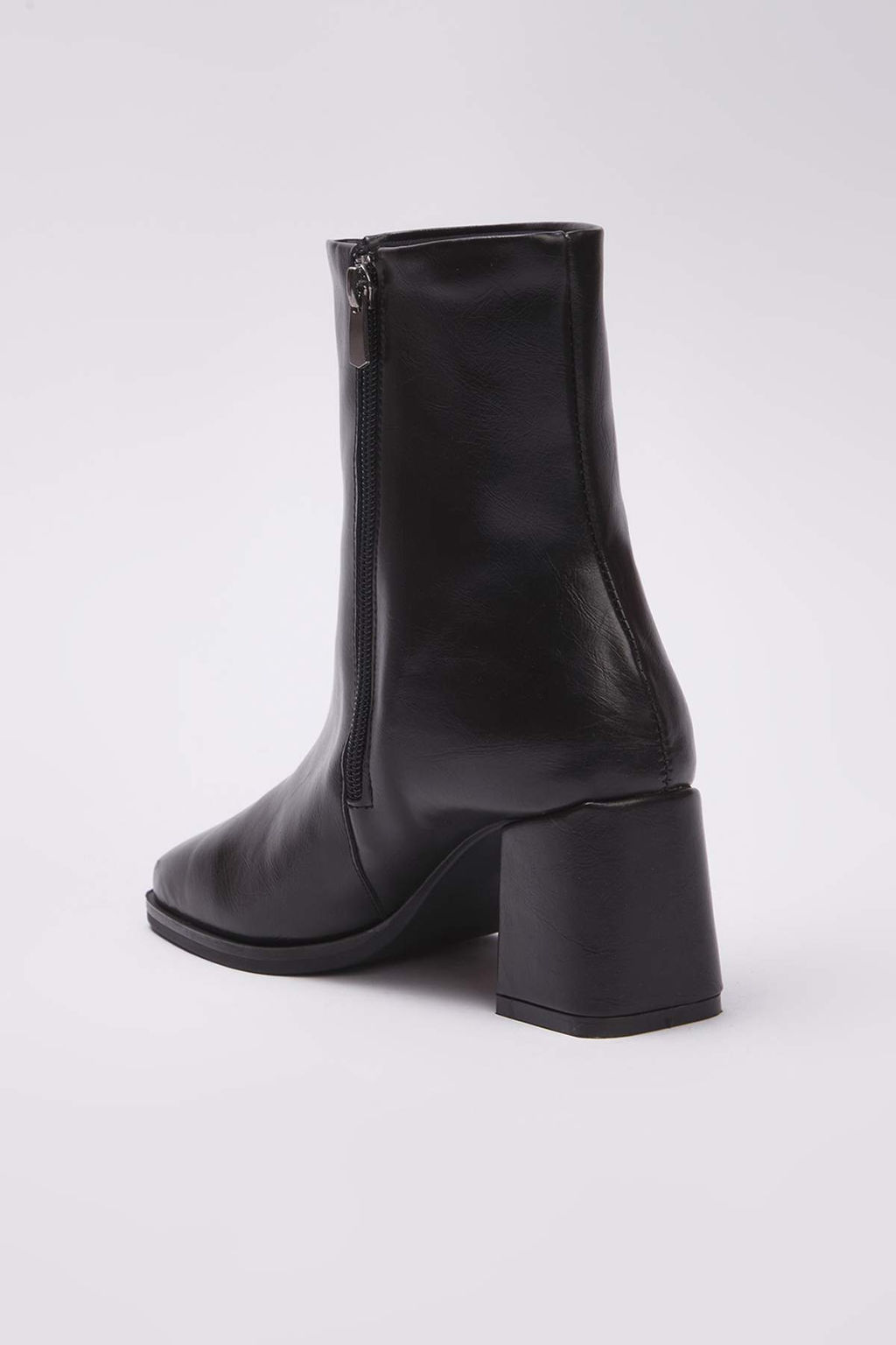 Siyah Kare Burun Blok Topuklu Kad?n Bot
TAKAW26BO00069 - Trendyolmilla фото 5