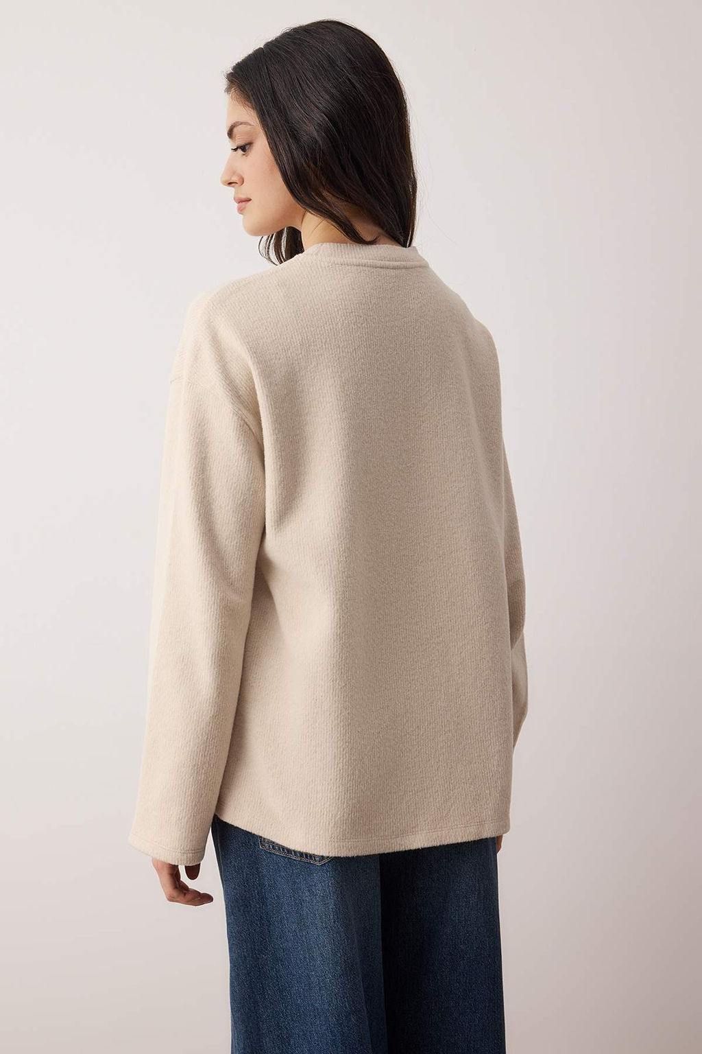 Tas Triko Gorunumlu Yumusak Bisiklet Yaka Relaxed/Rahat Kal?p Orme Bluz TWOAW26BZ00199 - Trendyolmilla фото 4