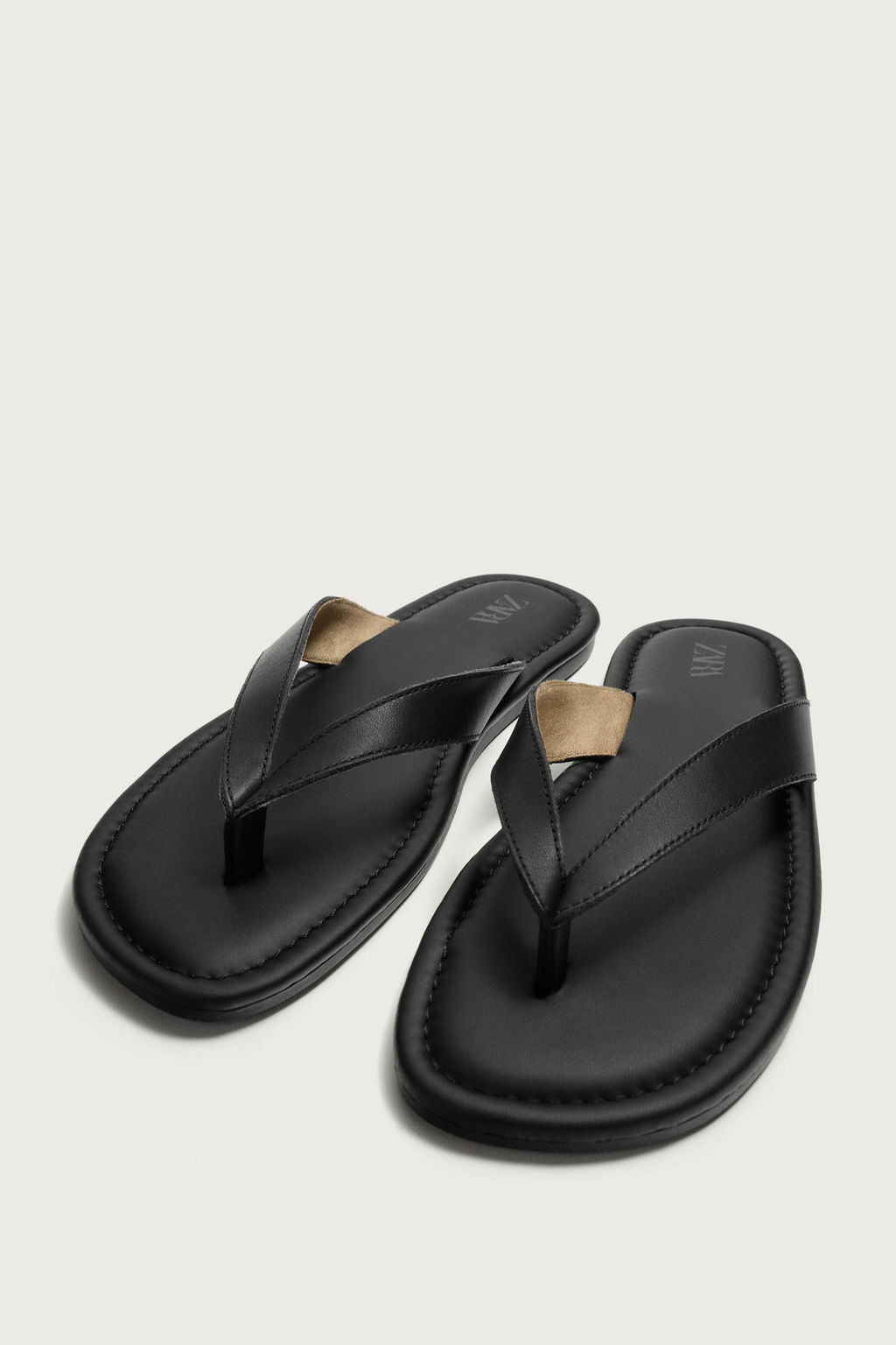 SANDALIA PIEL TIRAS / Negro