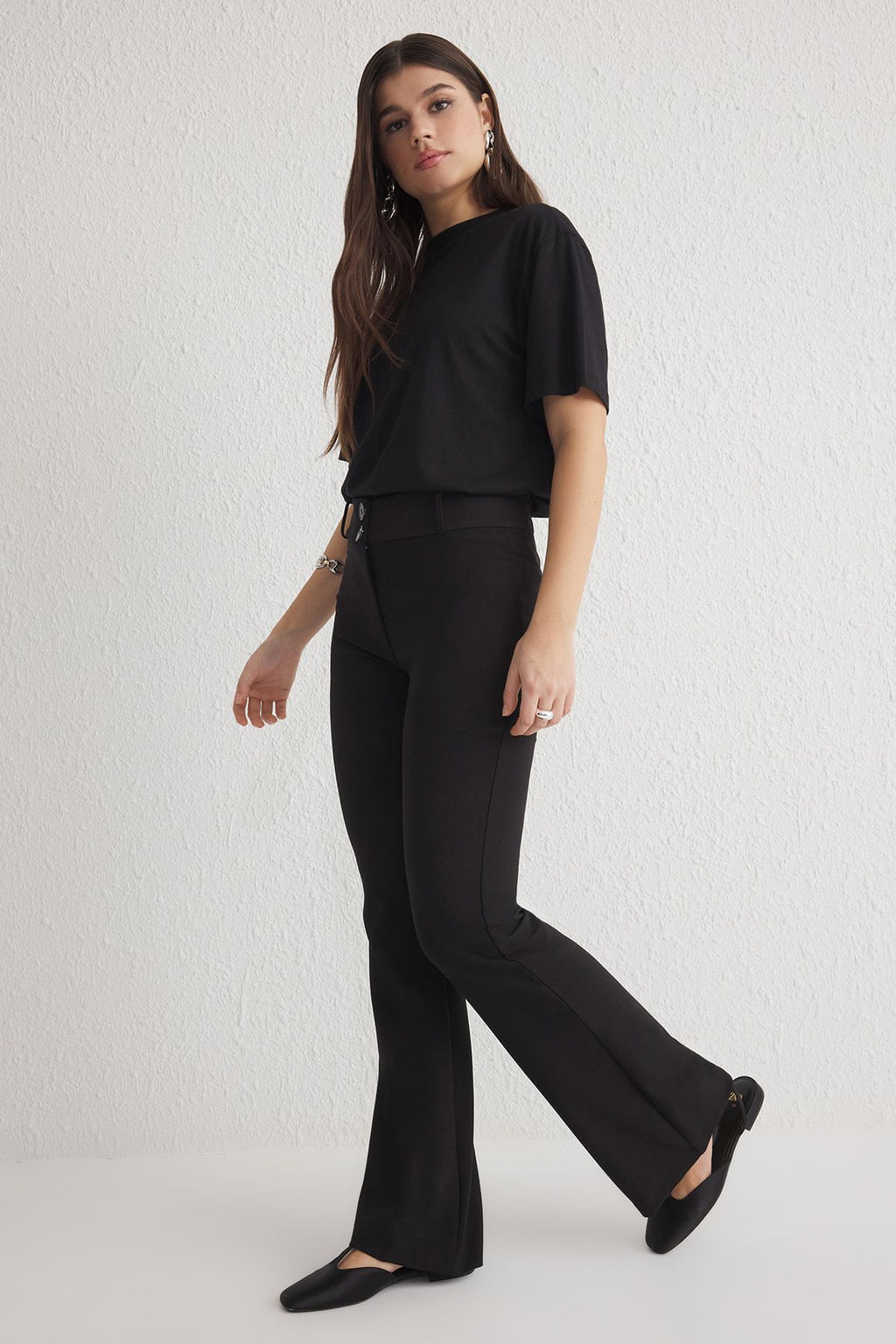 Siyah Ispanyol Paca Normal Bel Dokuma Pantolon TWOSS25PL00065