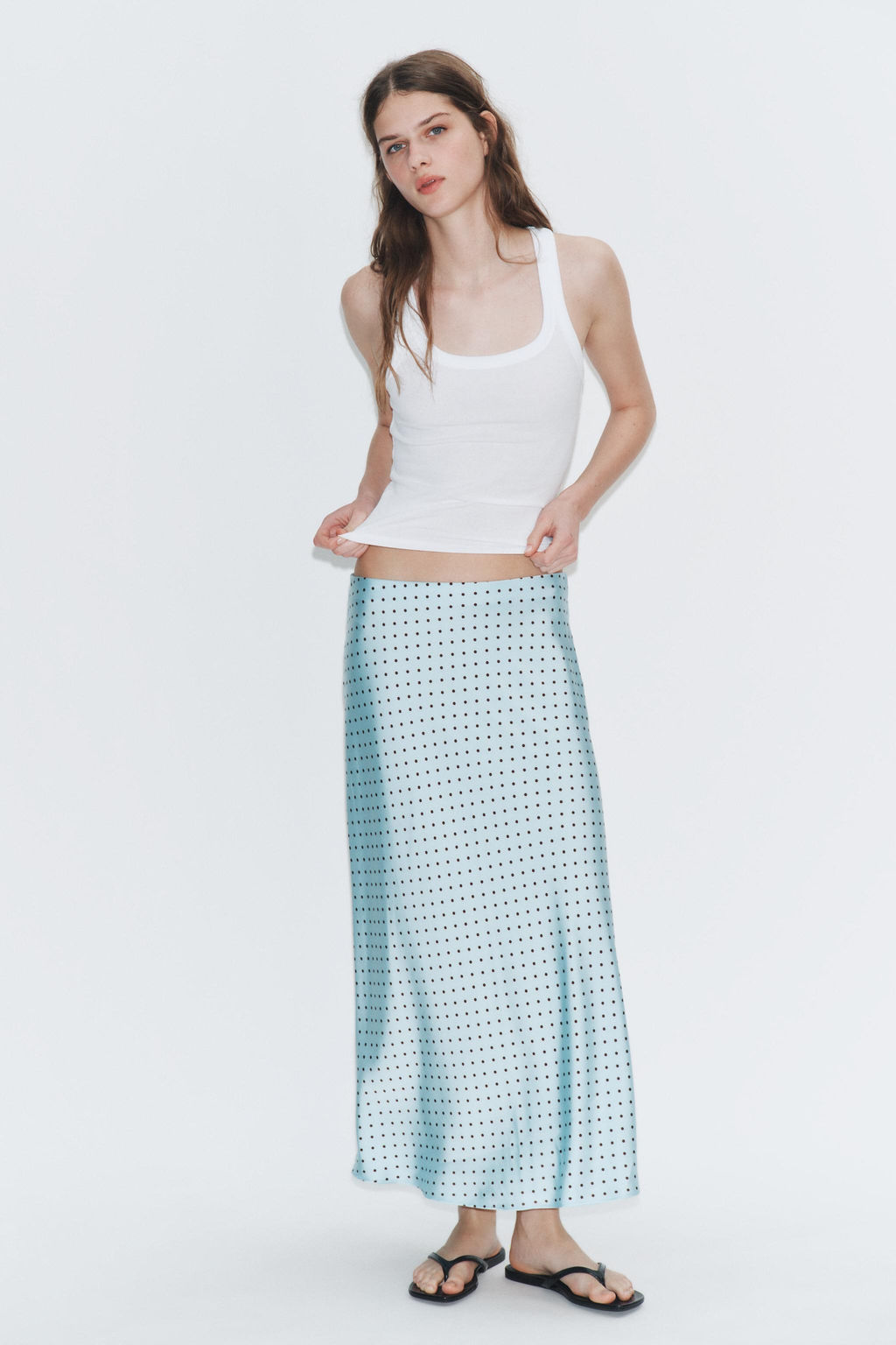 FALDA MIDI SATINADA / Azul claro