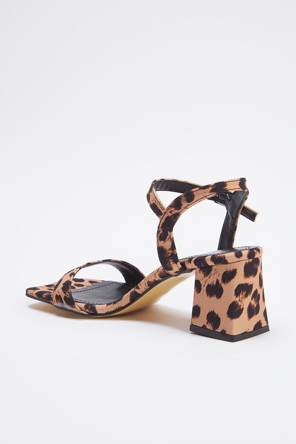 Trendyol Shoes Siyah Bilekten Baglamal? Kare Burun Kad?n Blok Topuklu Sandalet TAKSS25TO00051 - Trendyolmilla фото 11