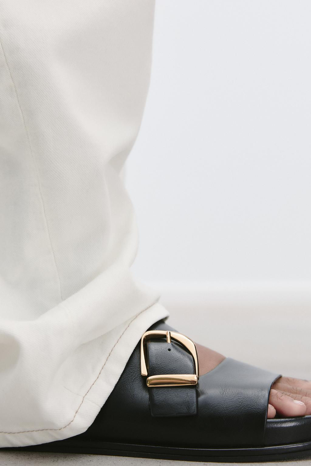 BUCKLED FLAT SANDALS