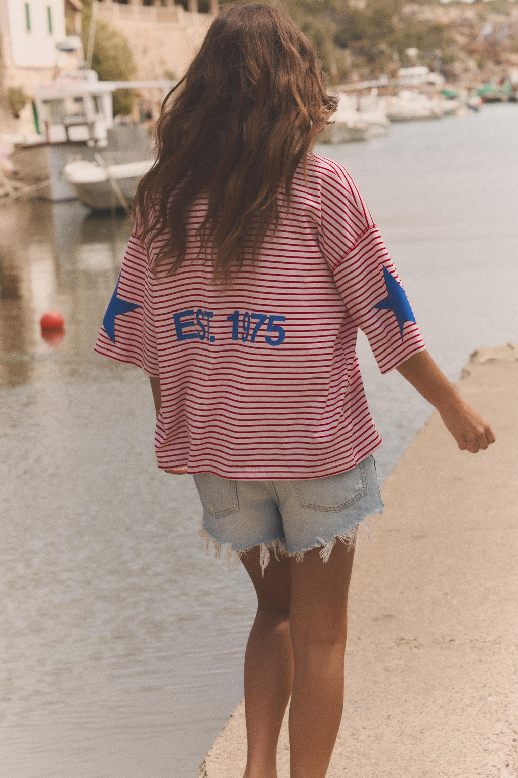 CAMISETA RAYAS TEXTO ESTRELLAS / Rosa