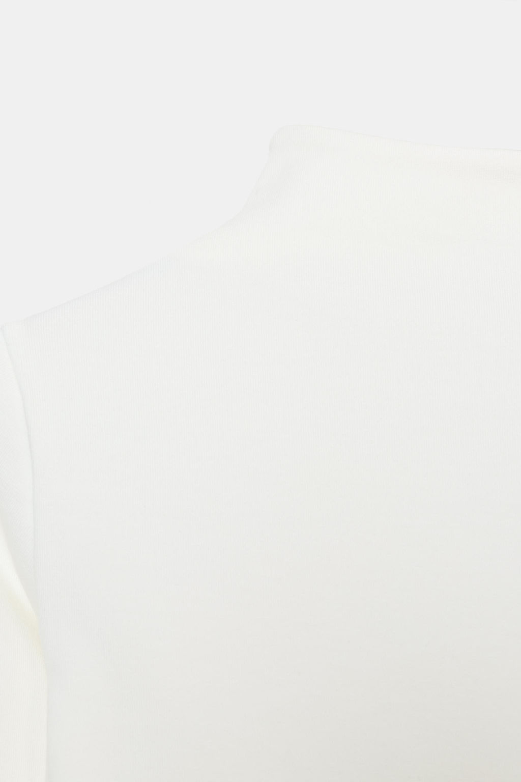 CAMISETA CUELLO ALTO / Blanco roto