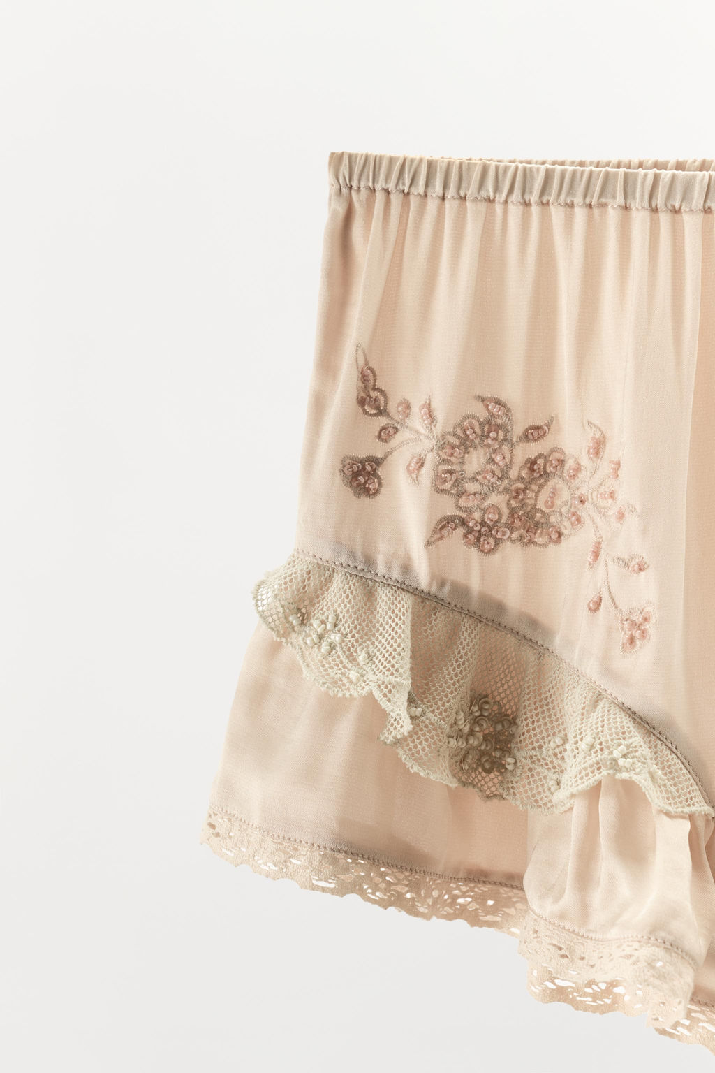 SHORTS SATINADO VOLANTES ABALORIOS / Rosa claro - Zara фото 8