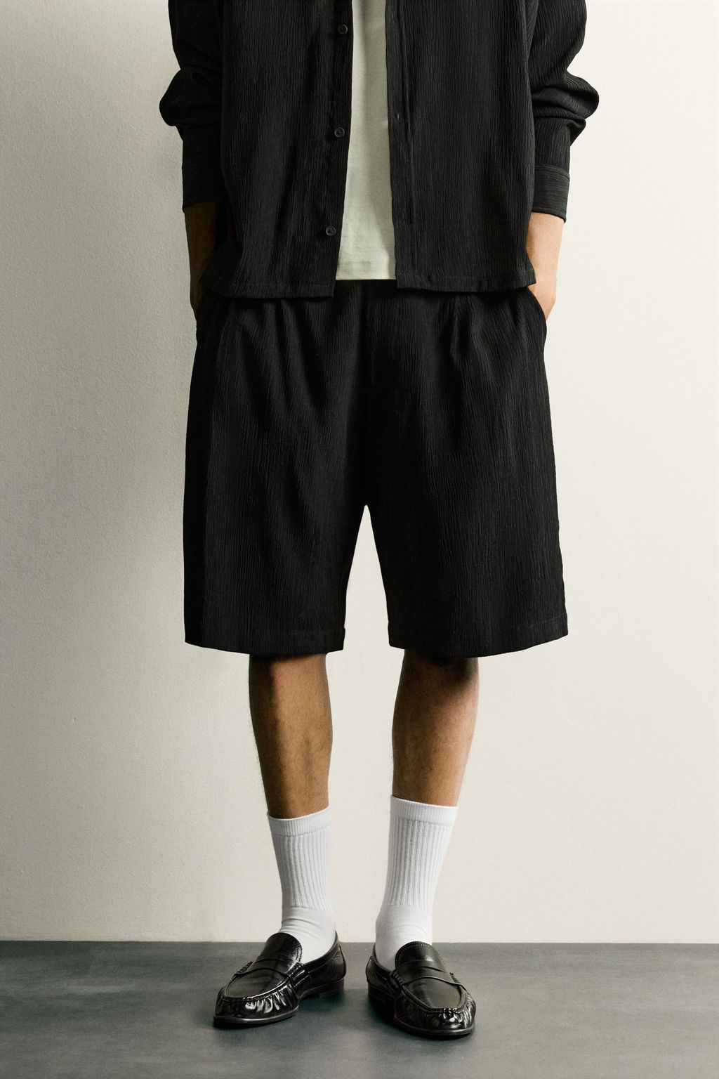 BERMUDA RELAXED FIT RELIEVE / Negro - Zara фото 2