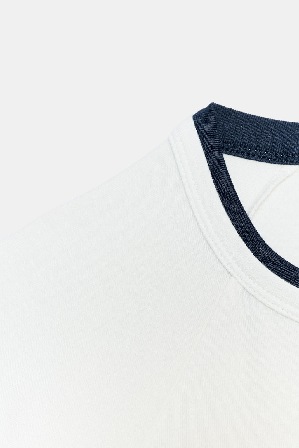 CAMISETA EFECTO DOBLE MANGA CORTA / Blanco roto