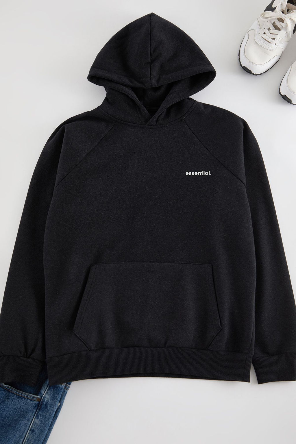 TRENDYOL MAN Bej Unisex Oversize/Genis Kesim Reglan Kol Sloganl? Kapusonlu Sweatshirt TMNAW25SW00156 - Trendyolmilla фото 9