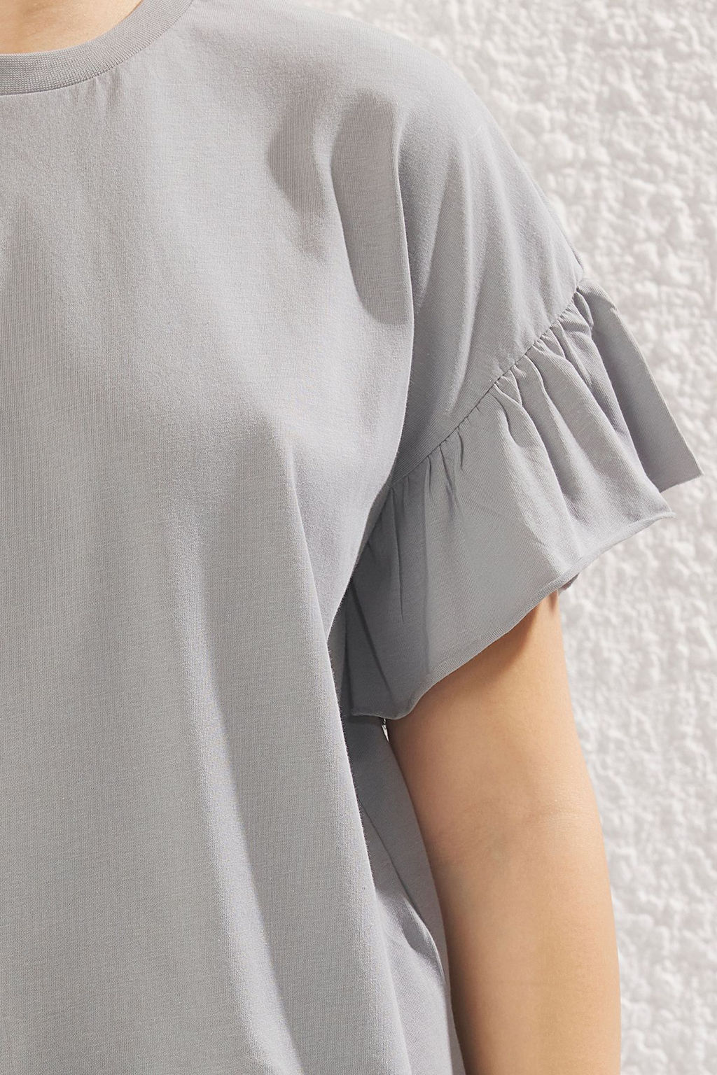 Gri %100 Pamuk F?rf?r Detayl? Basic Bisiklet Yaka Orme T-Shirt TWOSS22TS2429