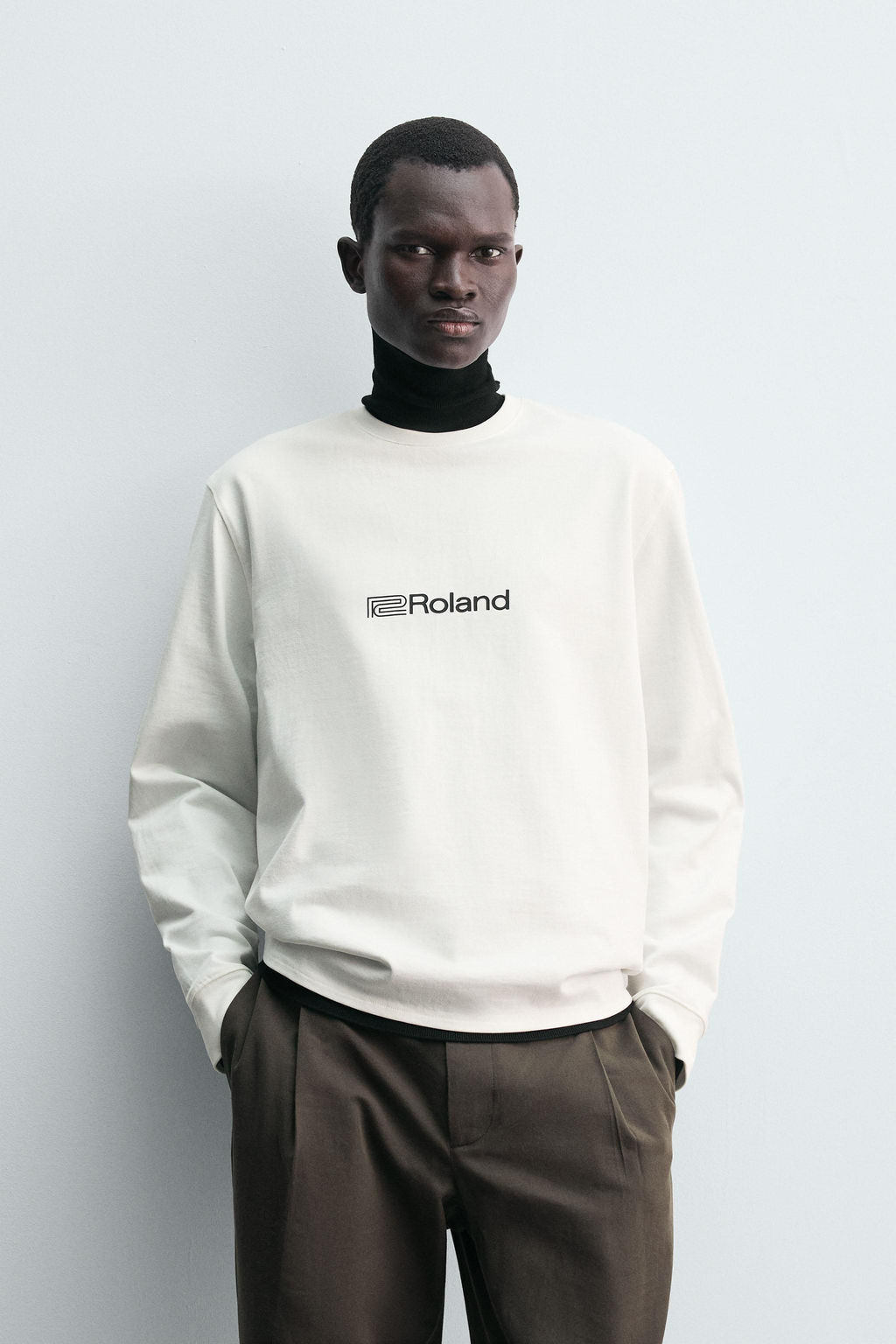 ROLAND CORPORATION  HEAVYWEIGHT T-SHIRT