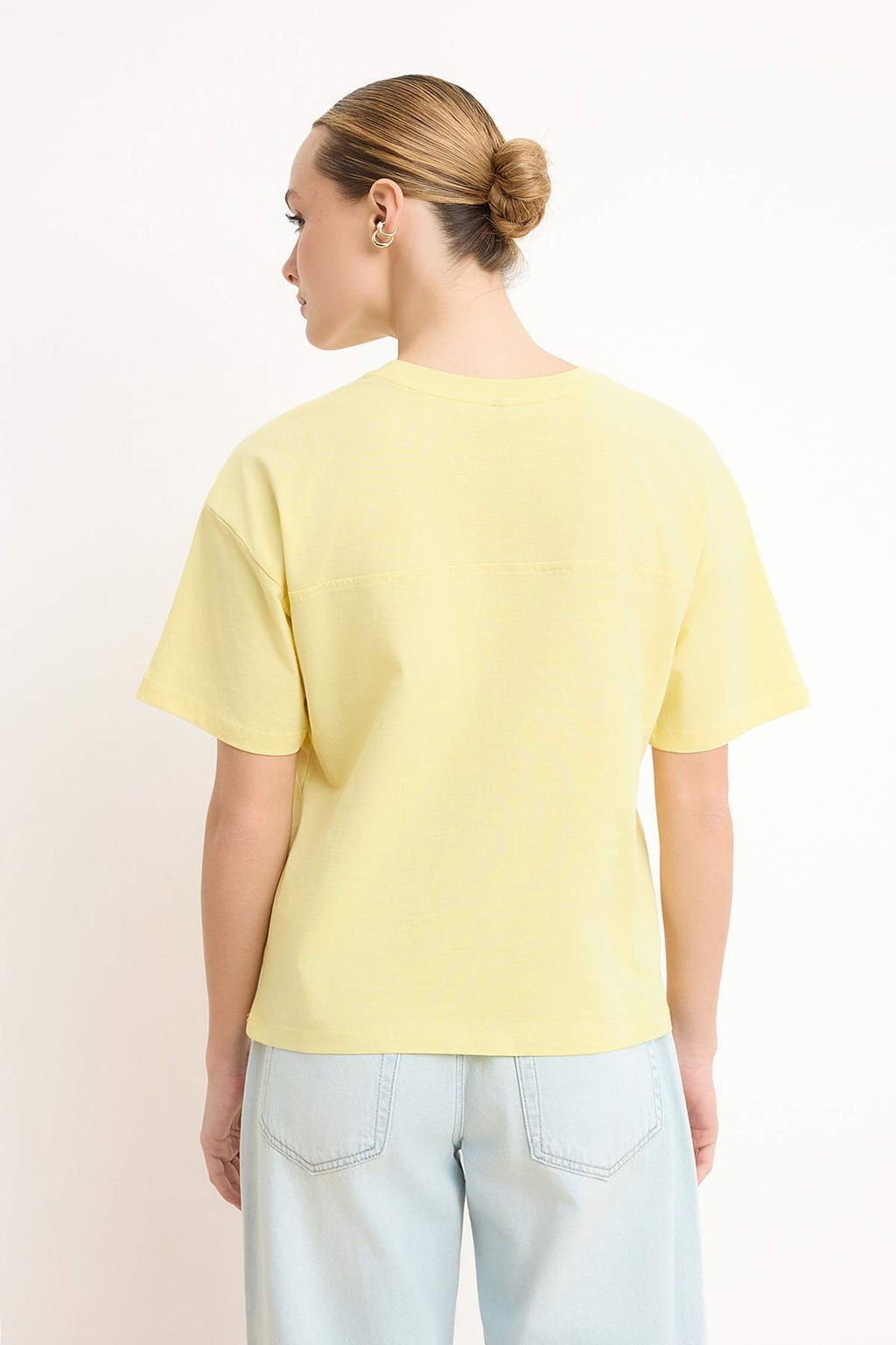 Sar? Relaxed/Rahat Kal?p Dusuk Kol K?sa Kollu %100 Pamuk Orme T-Shirt TWOSS26TS00095 - Trendyolmilla фото 4