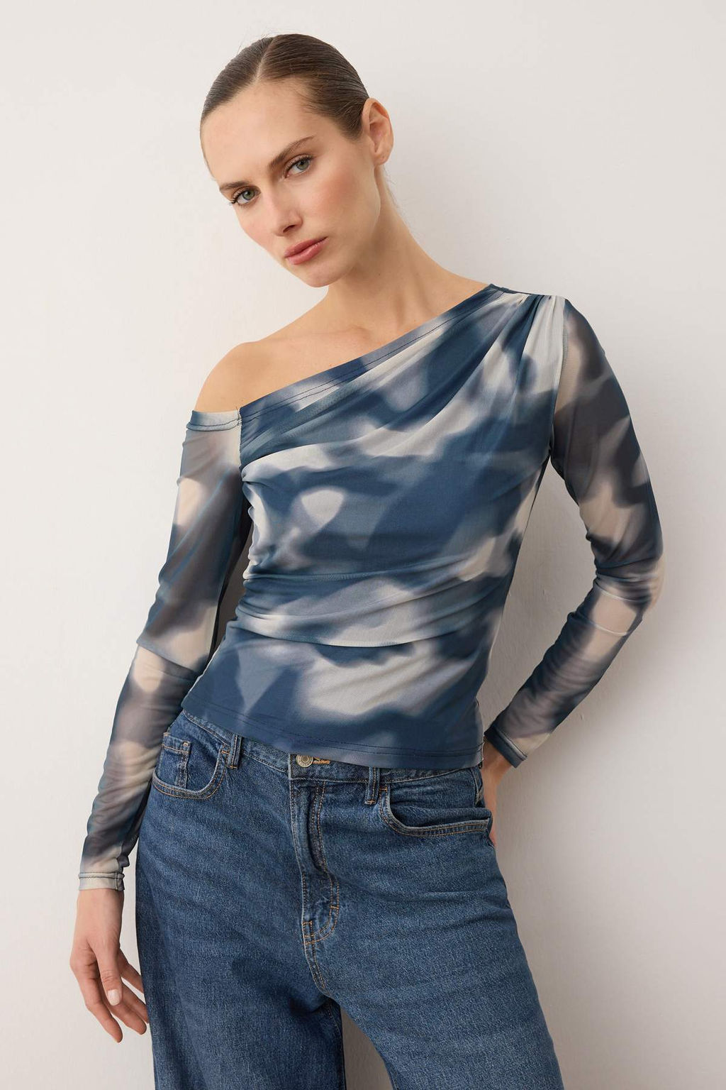 Petrol Soyut Desenli Tul Astarl? Asimetrik Yaka Orme Bluz TWOAW24BZ00051