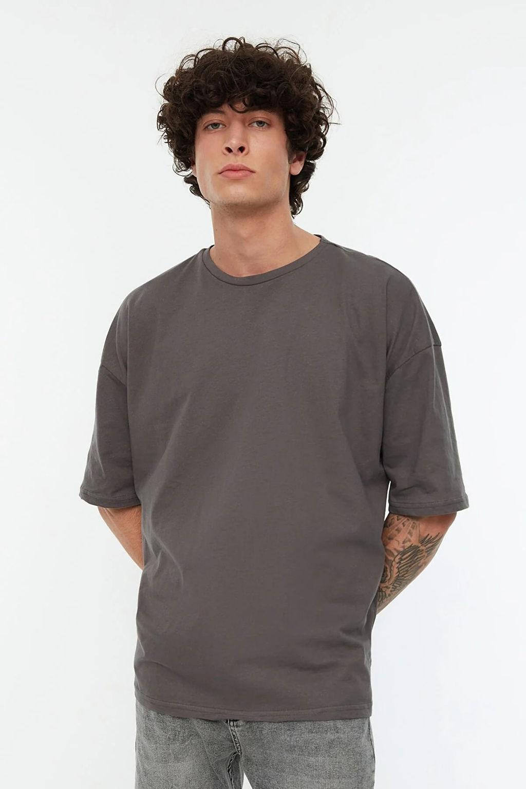 Antrasit Oversize/Genis Kesim %100 Pamuklu K?sa Kollu Basic T-Shirt TMNSS22TS0318