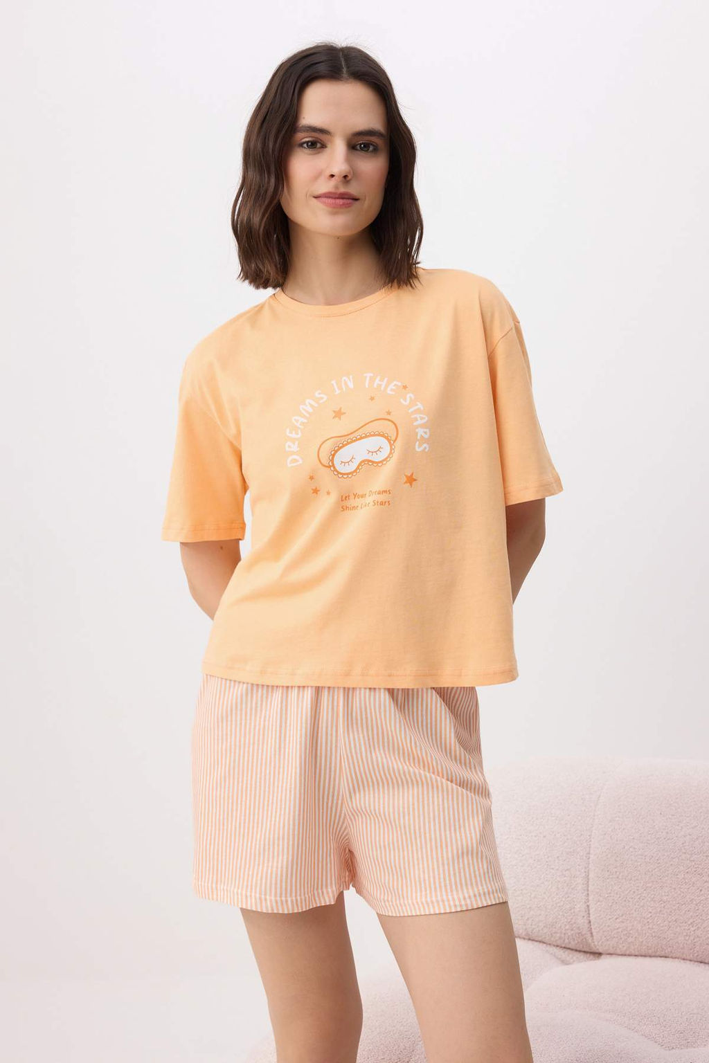 Trendyolmilla Beyaz-Mavi %100 Pamuklu Cizgili Slogan Bask?l? Uyku Bantl? Sortlu Orme Pijama Tak?m? THMSS25PT00102  фото 17