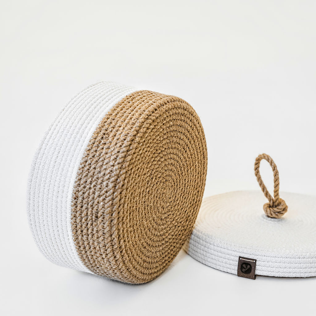 Корзина из джута круглая с крышкой 21х21х11см с белым кантом - Уютности фото 3