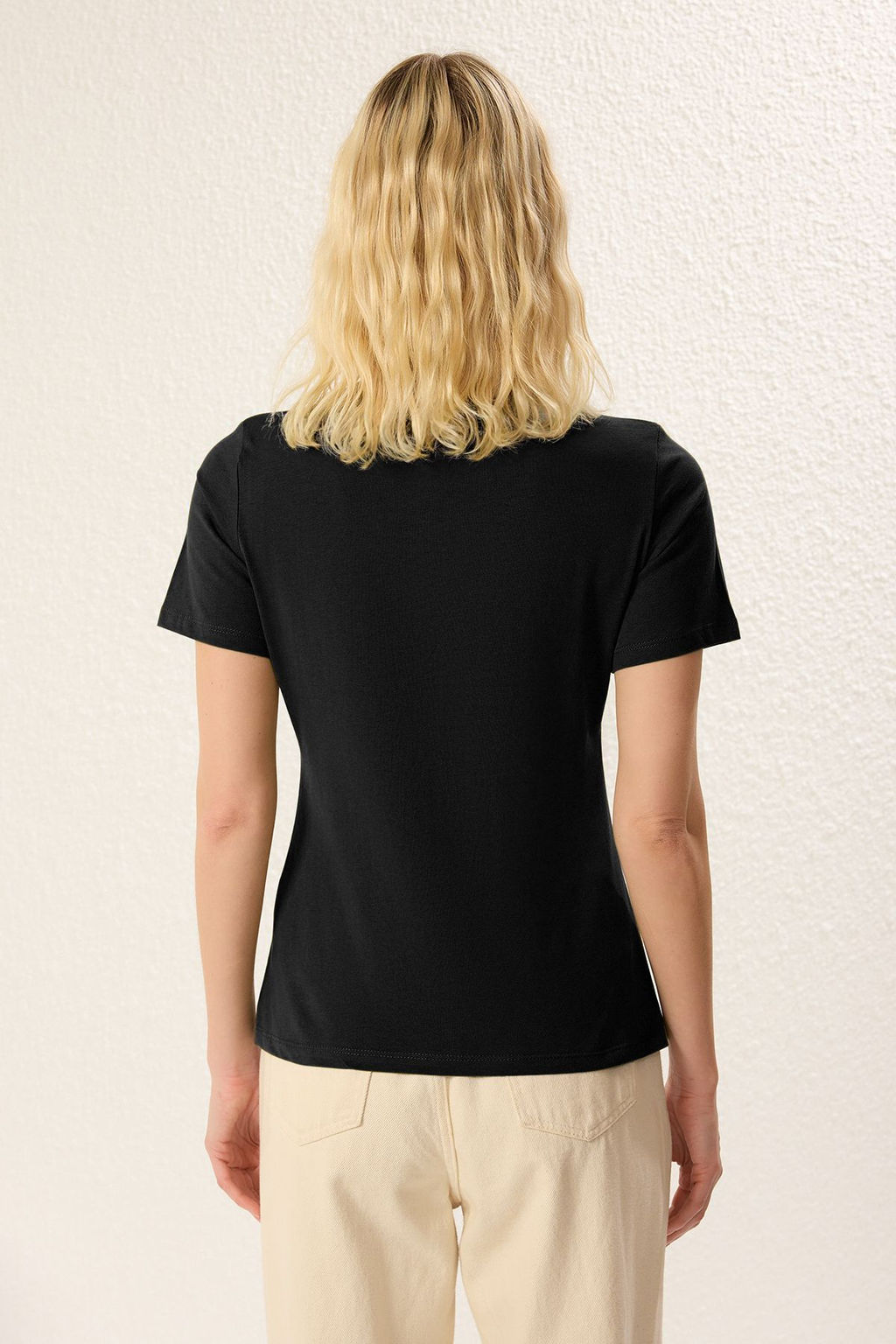 TRENDYOLMILLA Siyah %100 Pamuk Regular/Normal Kal?p C?tc?tl? Y?rtmac Detayl? Orme T-Shirt TWOSS25TS00029  фото 9