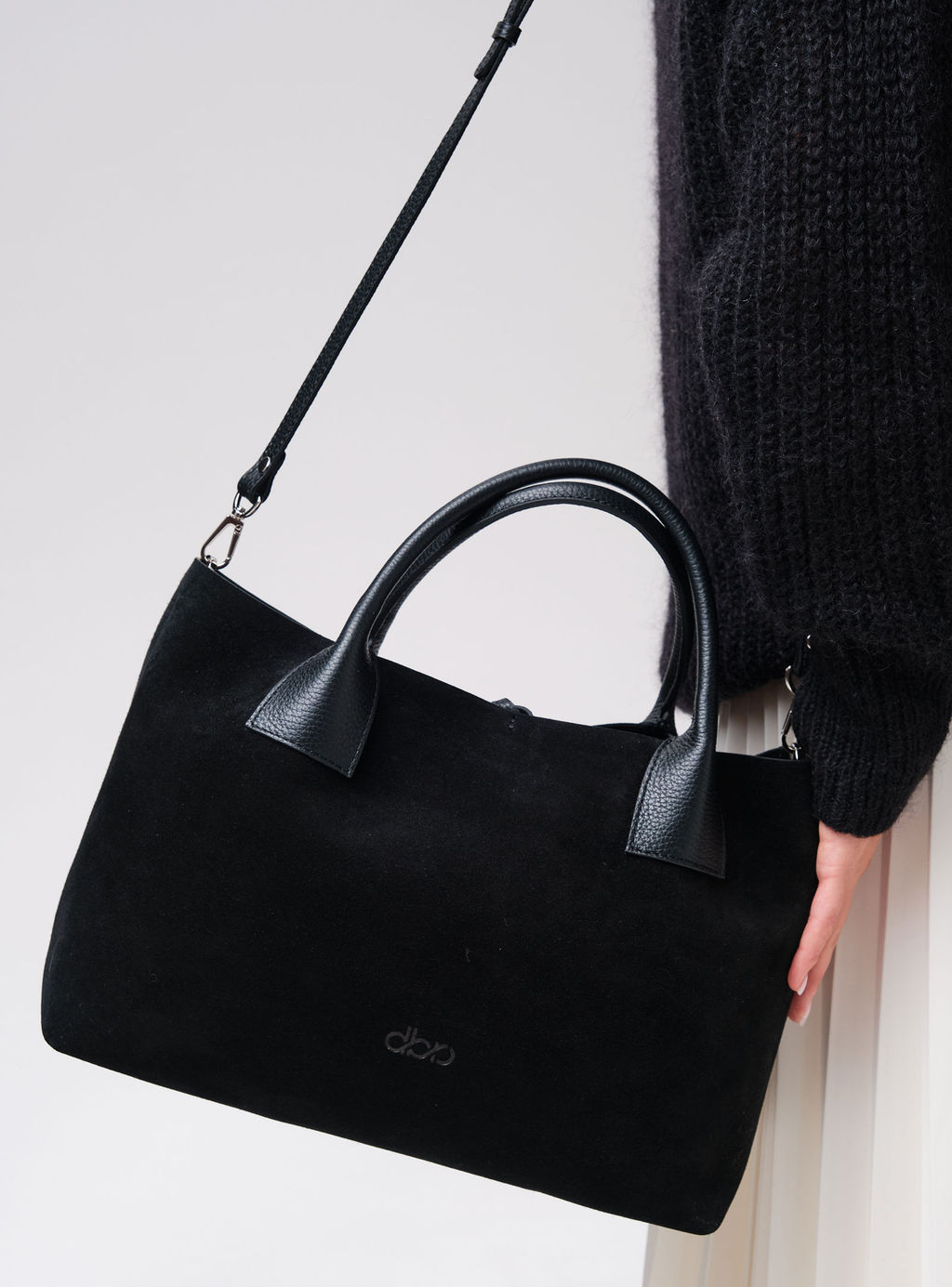 Замшевая сумка Iris DBR 31372 черный велюр