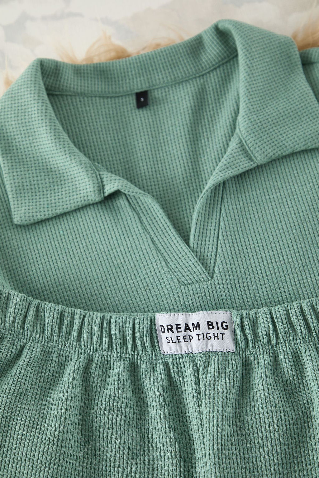 Trendyolmilla Antrasit Slogan Etiket Detayl? Waffle Kumas Sortlu Orme Pijama Tak?m? THMSS25PT00072  фото 14