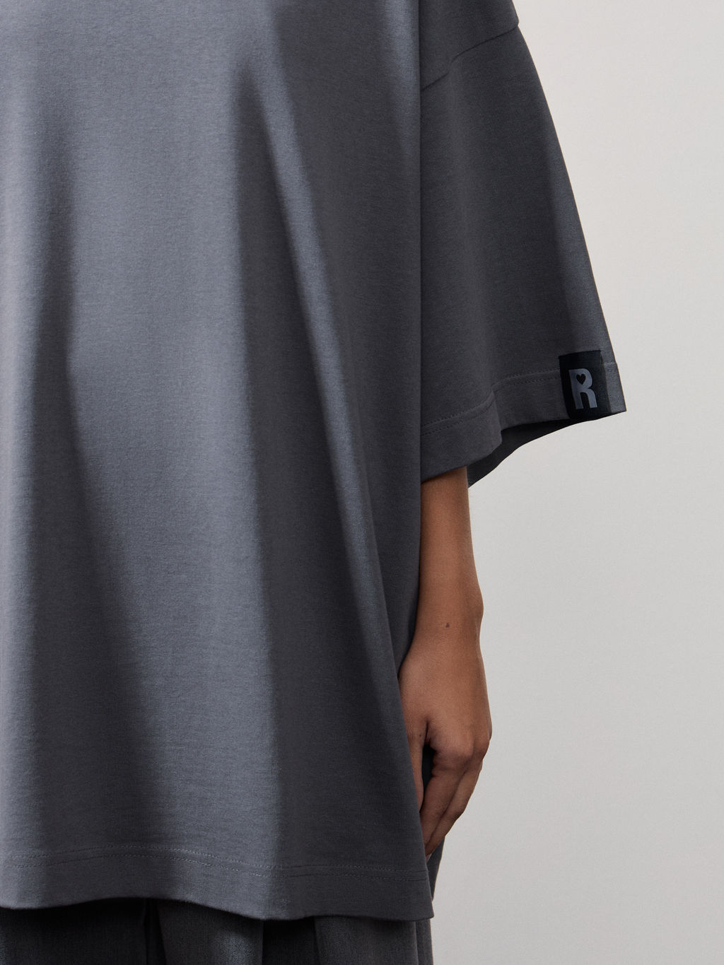 Футболка оверсайз из плотного хлопка / Zarina  фото 8