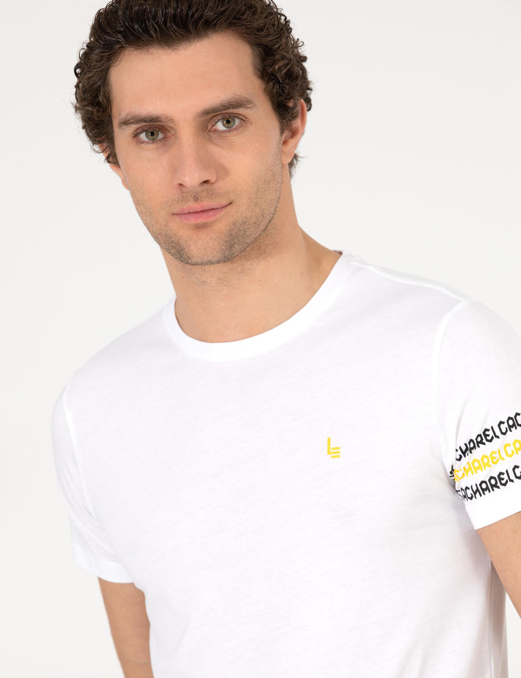 Beyaz Bisiklet Yaka Slim Fit T-Shirt