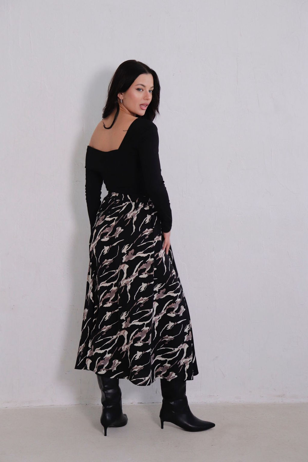 11374 Юбка А-силуэта чёрная с принтом - Martichelli фото 20