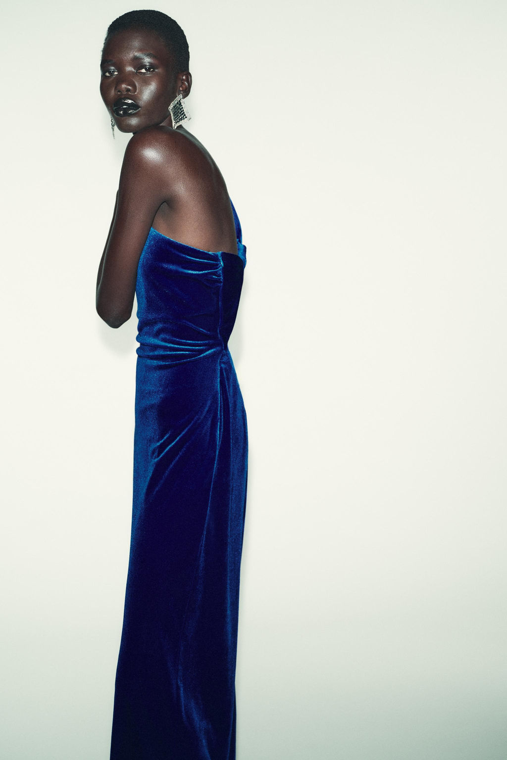 ASYMMETRIC VELVET MIDI DRESS - Zara фото 5