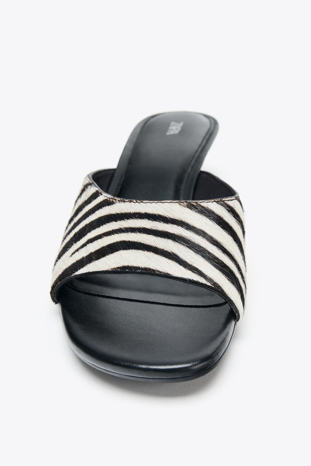 ANIMAL PRINT LEATHER KITTEN HEEL MULES - Zara фото 4